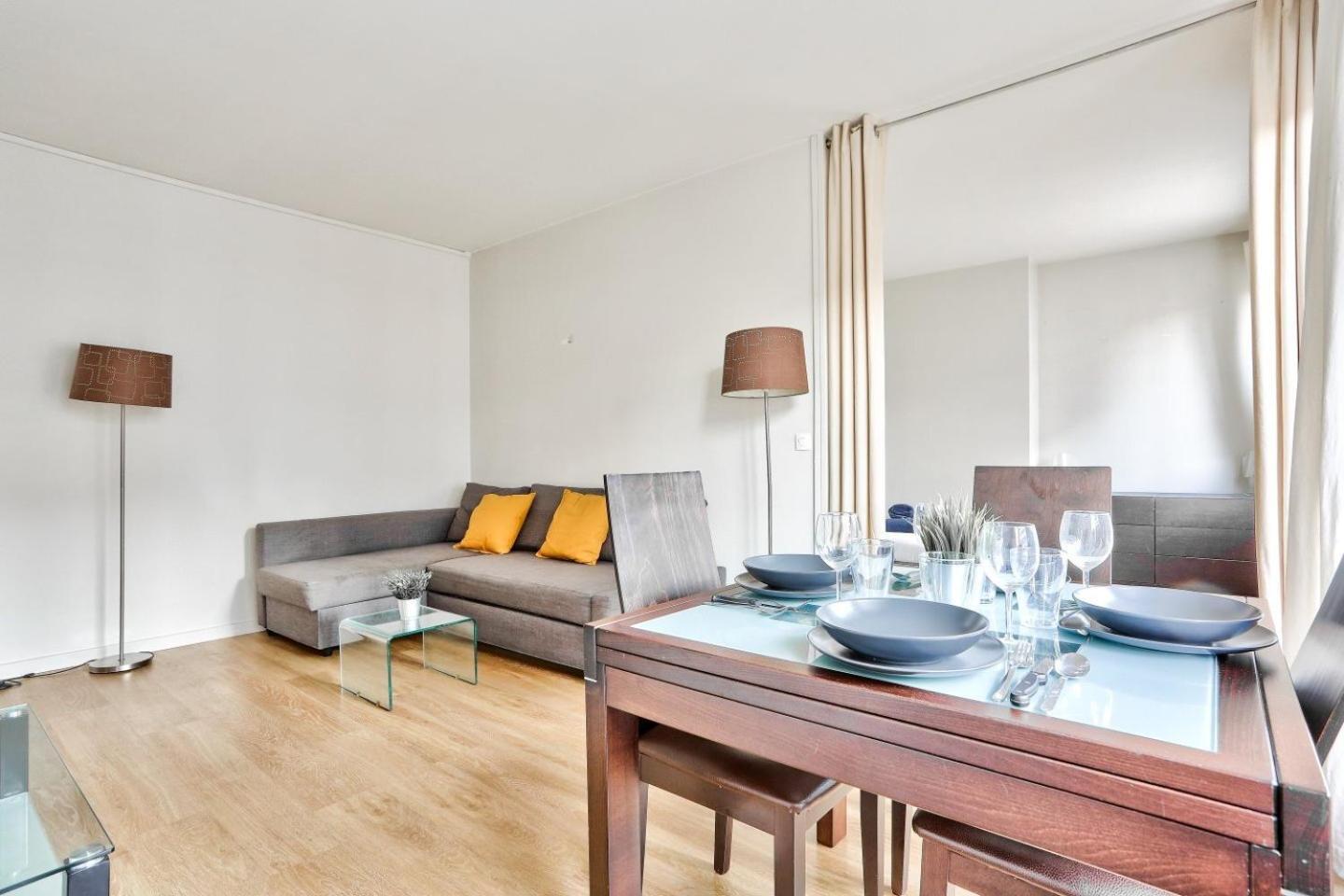 Appartement Quartier Tour Eiffel Parc Du Champ-De-Mars パリ エクステリア 写真
